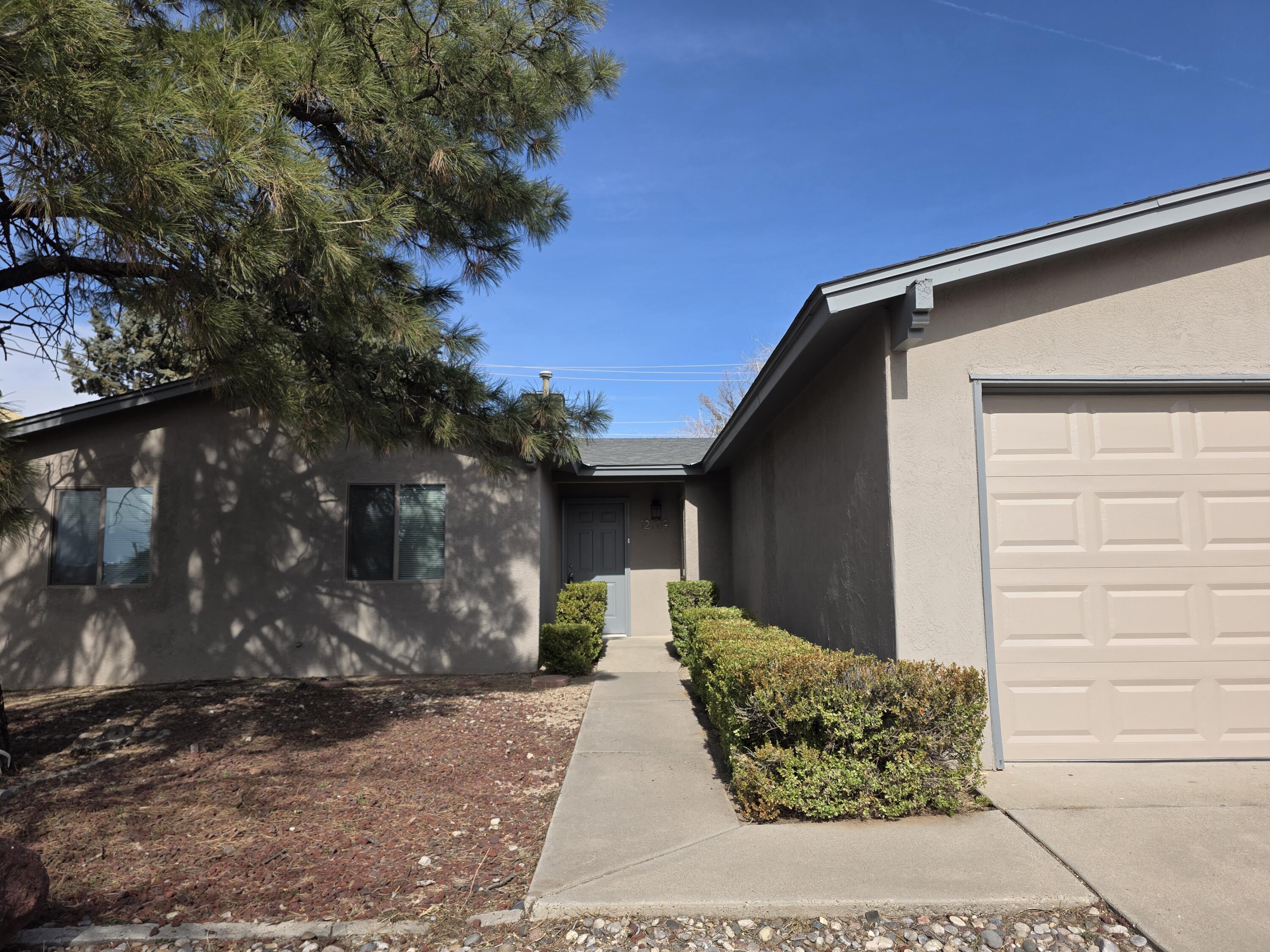 12709 Summer Avenue NE