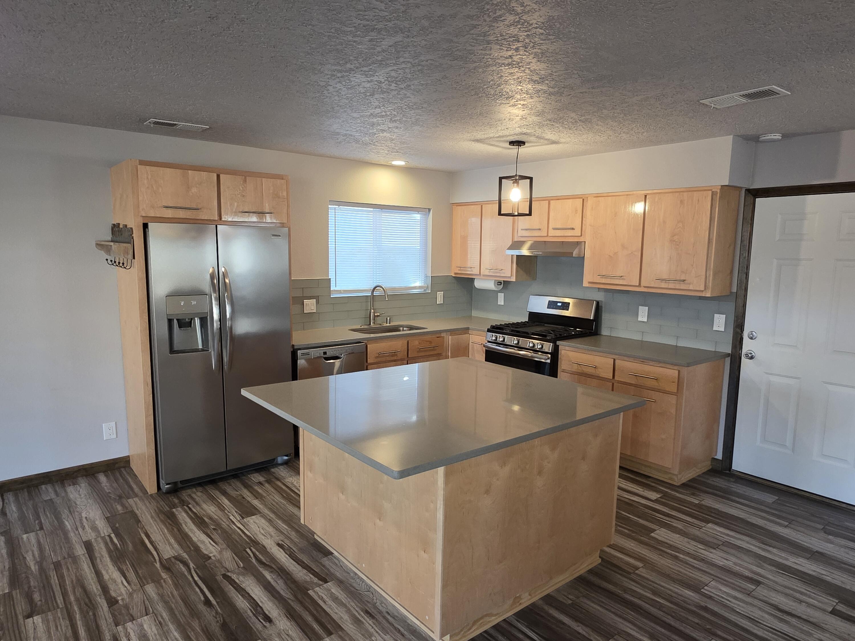 12709 Summer Avenue NE