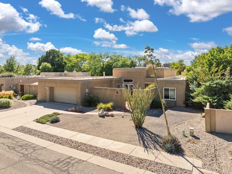 Photo of 2309 Calle De Real Real NW, Albuquerque, NM 87104 (MLS # 1102734)