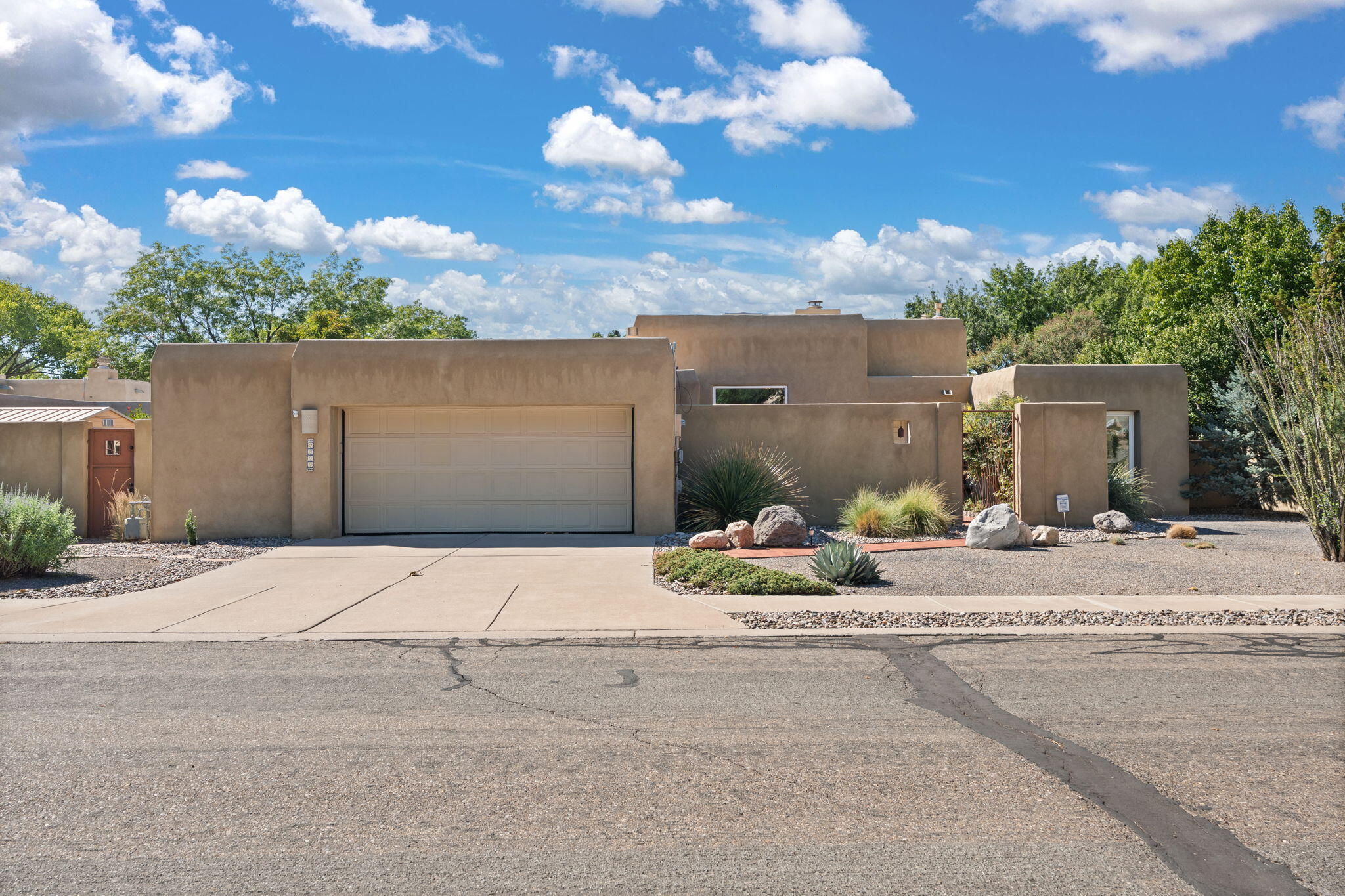 2309 Calle De Real NW