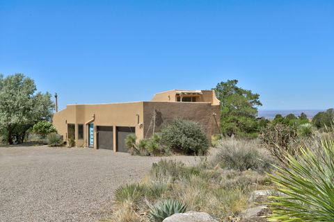 Photo of 914 Tramway Lane NE, Albuquerque, NM 87122 (MLS # 1102532)