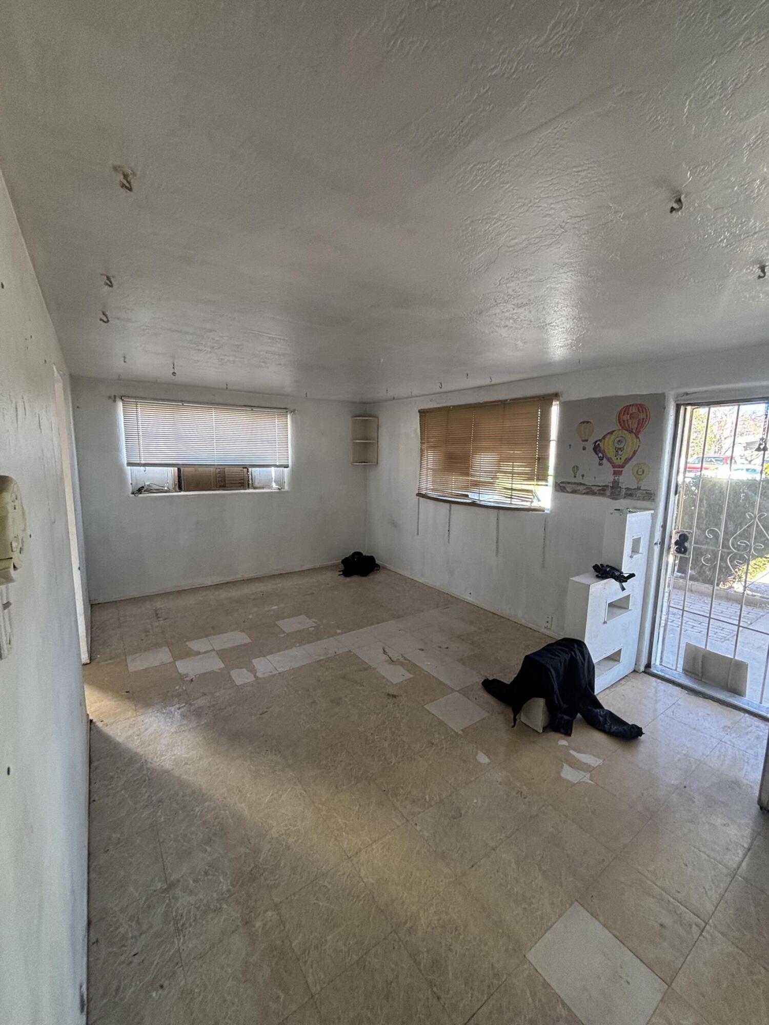 2827 Bel Air Drive NE