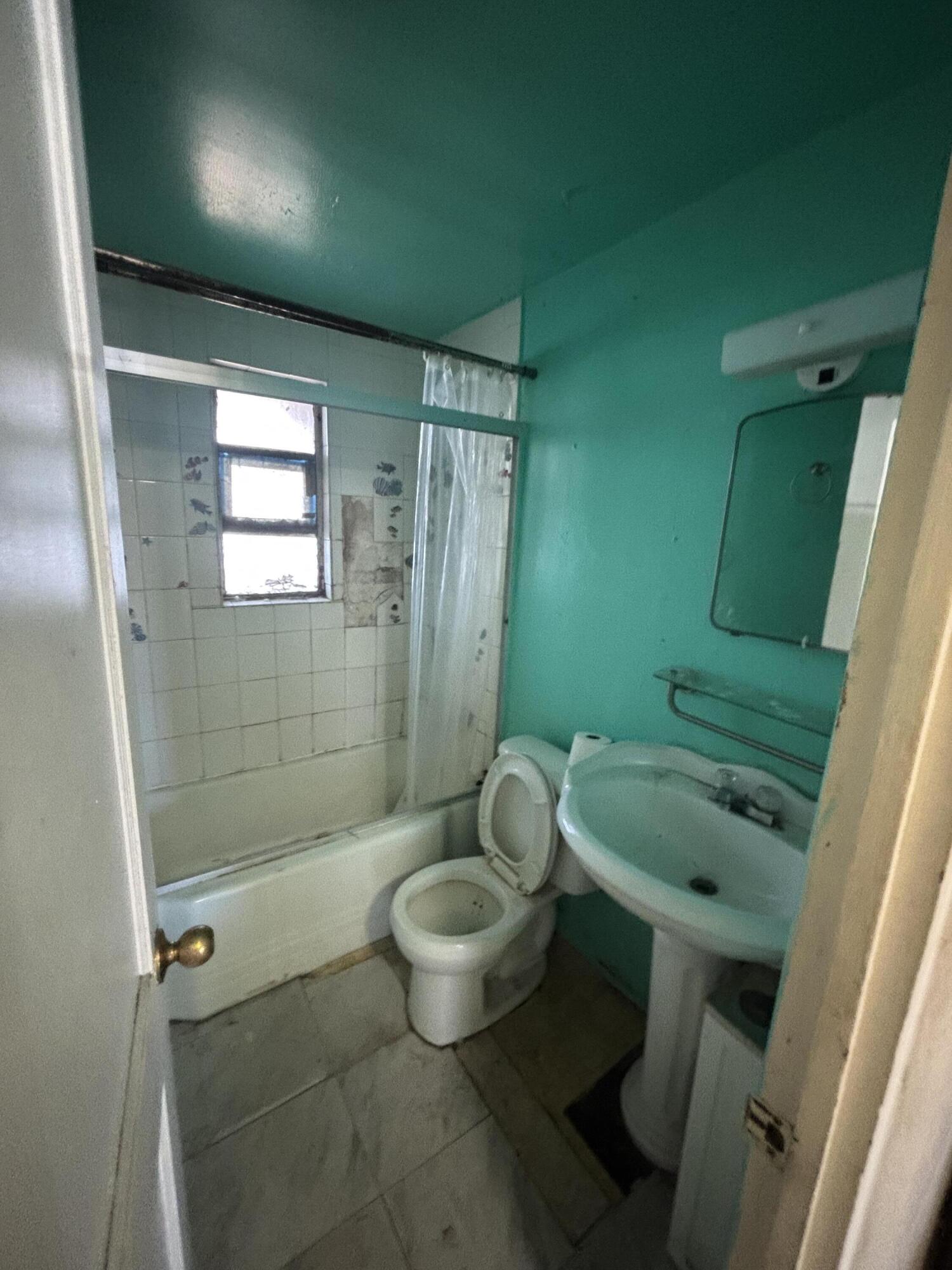 2827 Bel Air Drive NE