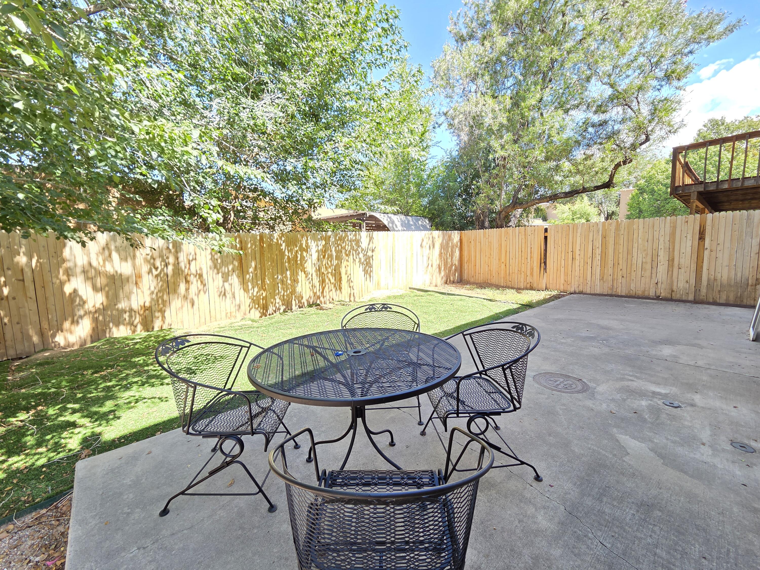 7233 Bobwhite Lane NE