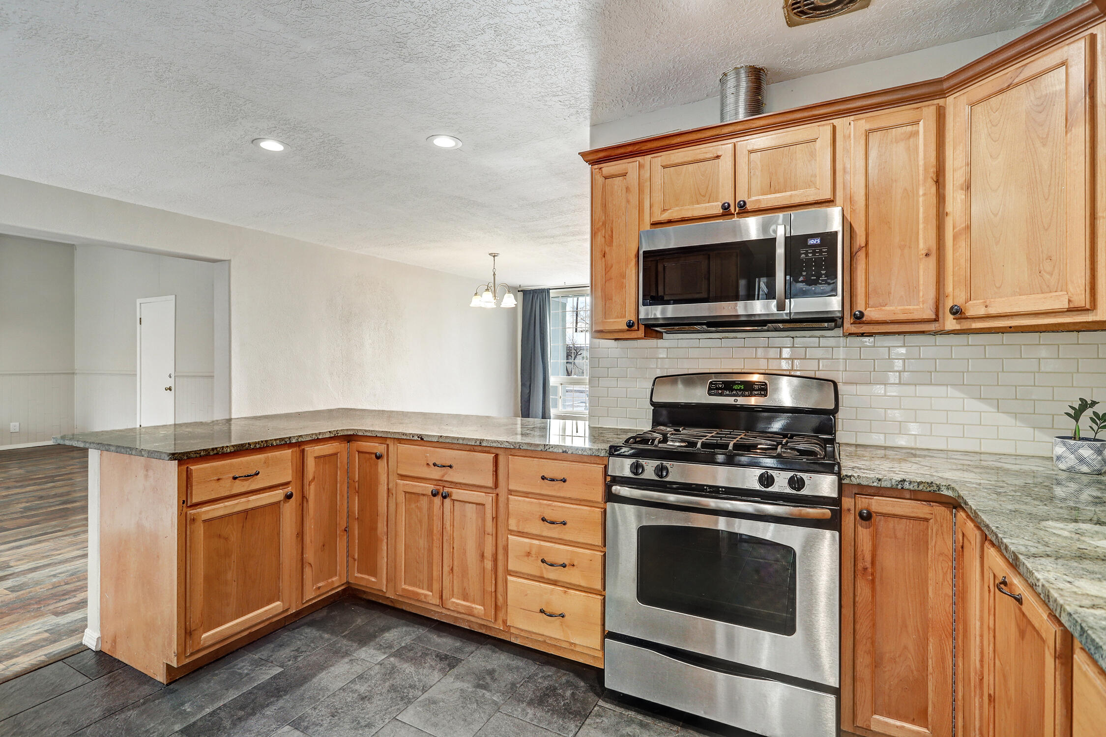 8807 Cordova Avenue NE