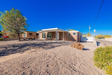 Photo of 645 GROVE Street NE, Albuquerque, NM 87108 (MLS # 1092406)