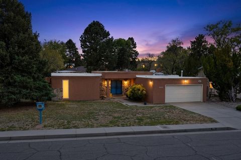 Photo of 7012 Arroyo Del Oso Avenue NE, Albuquerque, NM 87109 (MLS # 1101615)