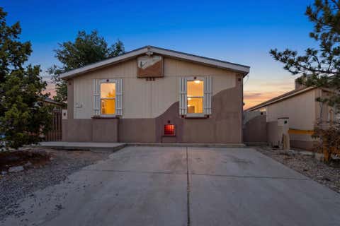 Homes For Sale - 120 Westcourt Place<br/> Albuquerque, NM 87105