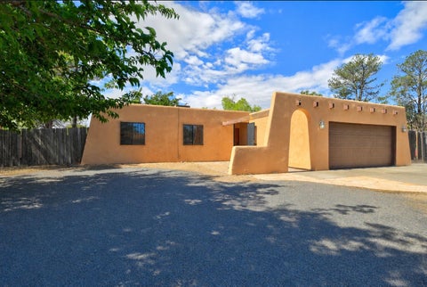Homes For Sale - 2100 Black Hills Road<br/> Rio Rancho, NM 87124