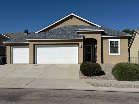Photo of 6215 CORTE ALZIRA NW, Albuquerque, NM 87114 (MLS # 1092044)