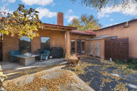 Photo of 231 Closson Street #APT 3, Santa Fe, NM 87501 (MLS # 1094608)