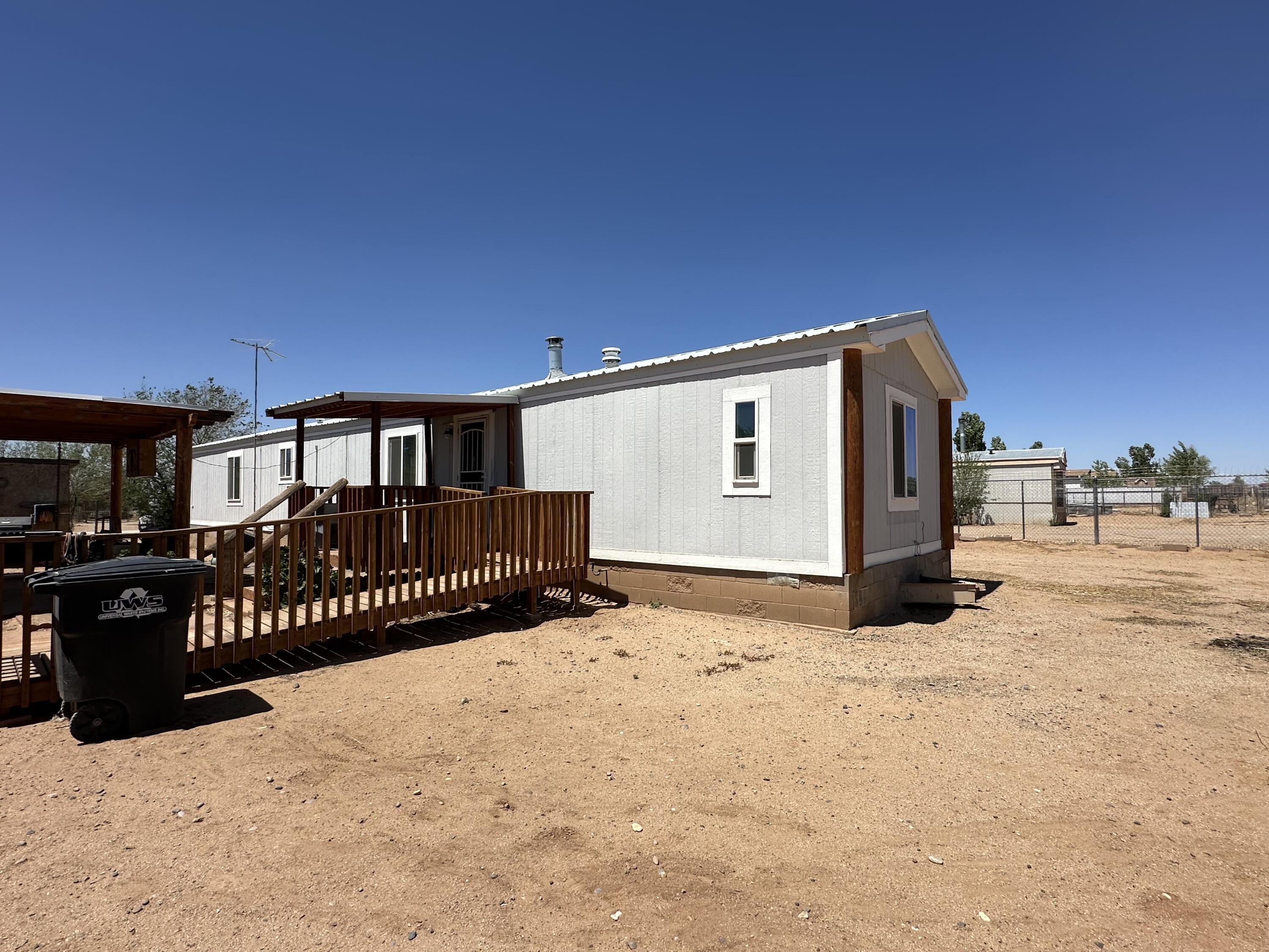 17 Hopi Drive, Los Lunas, New Mexico image 2