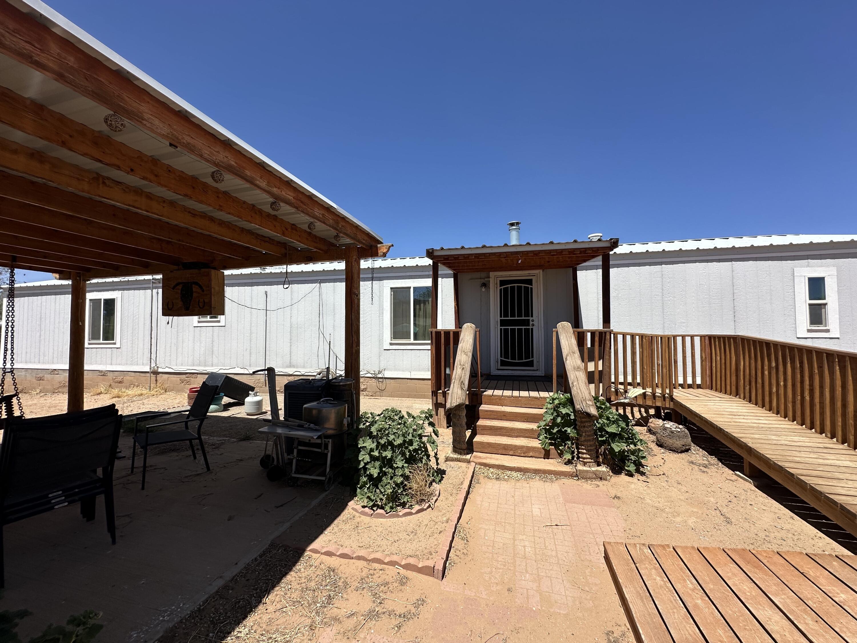 17 Hopi Drive, Los Lunas, New Mexico image 1
