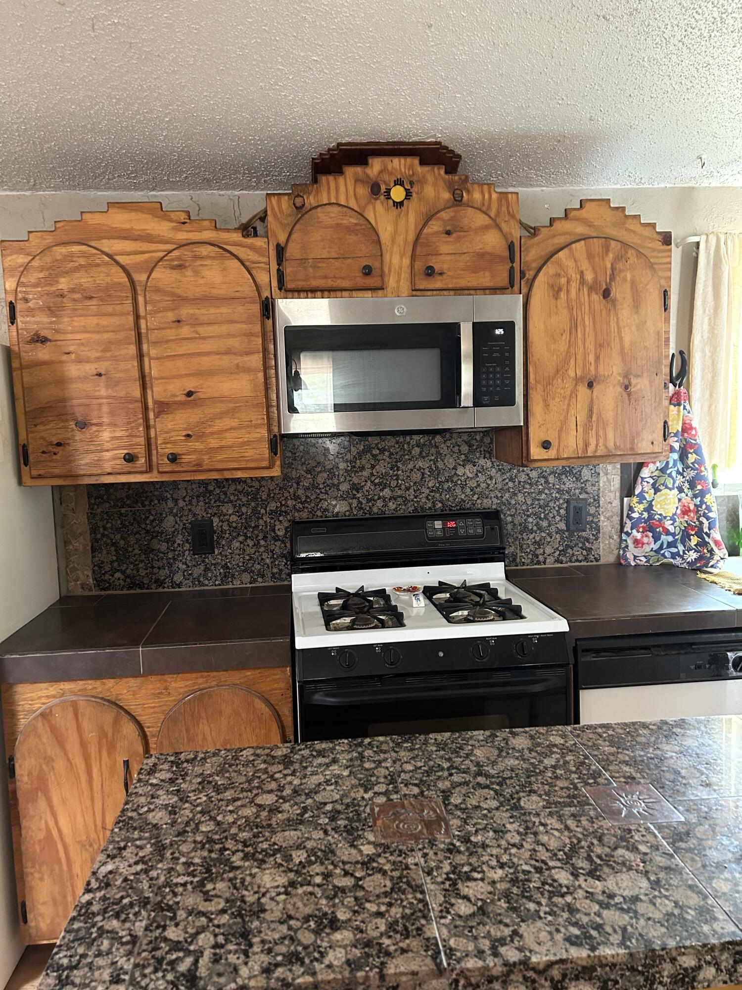 17 Hopi Drive, Los Lunas, New Mexico image 5