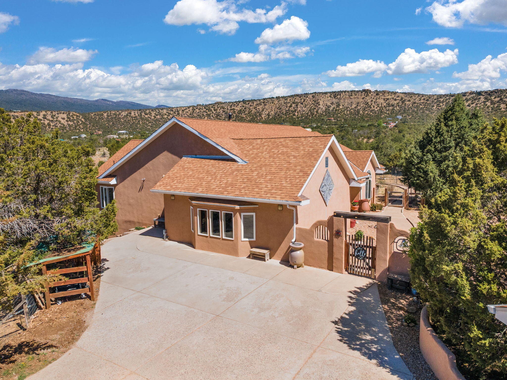 30 Shade Tree Lane, Tijeras, New Mexico image 1
