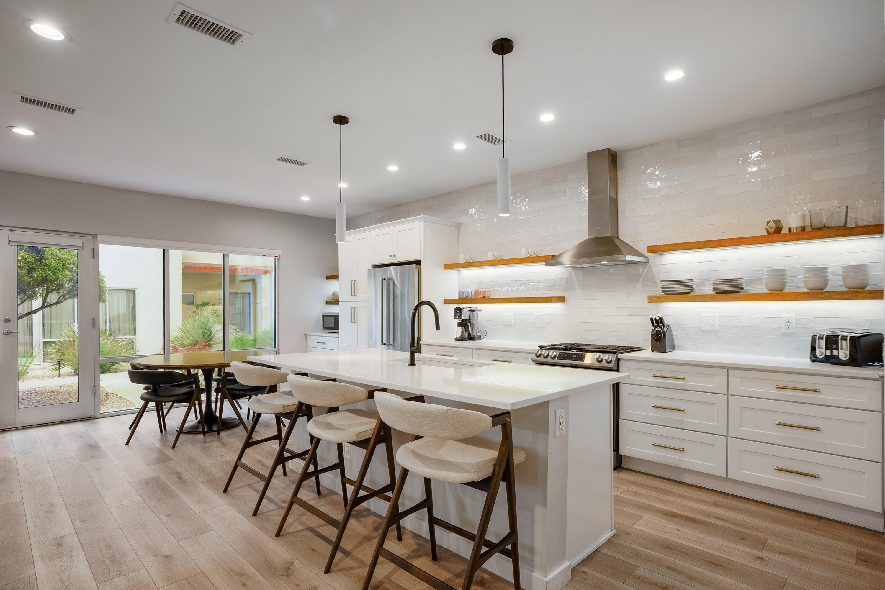 220 Aliso Drive, Albuquerque, New Mexico image 1