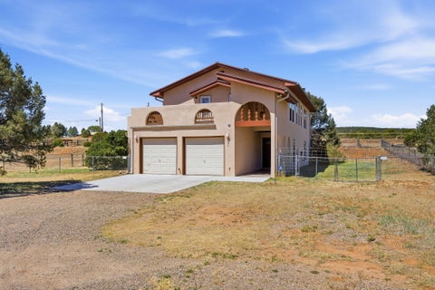 Homes For Sale - 1077 County Line Road<br/> Edgewood, NM 87015