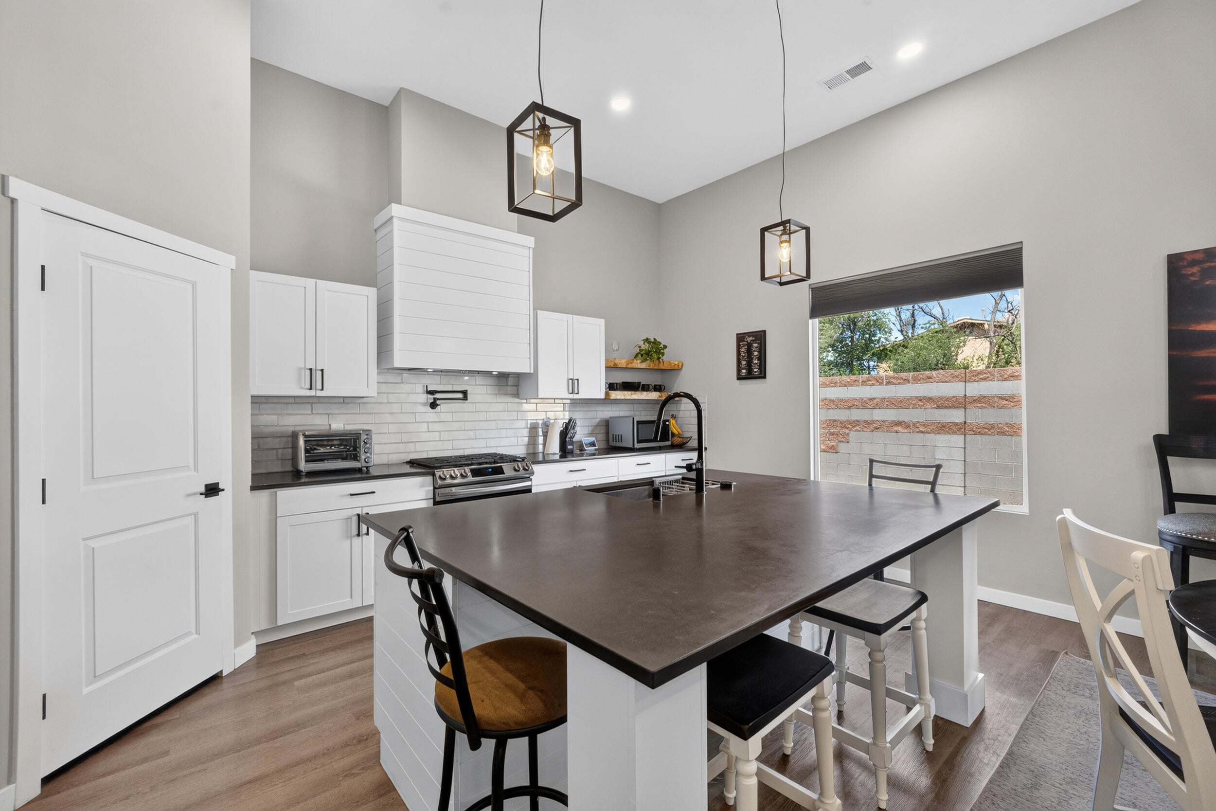 436 Dennis Court NE