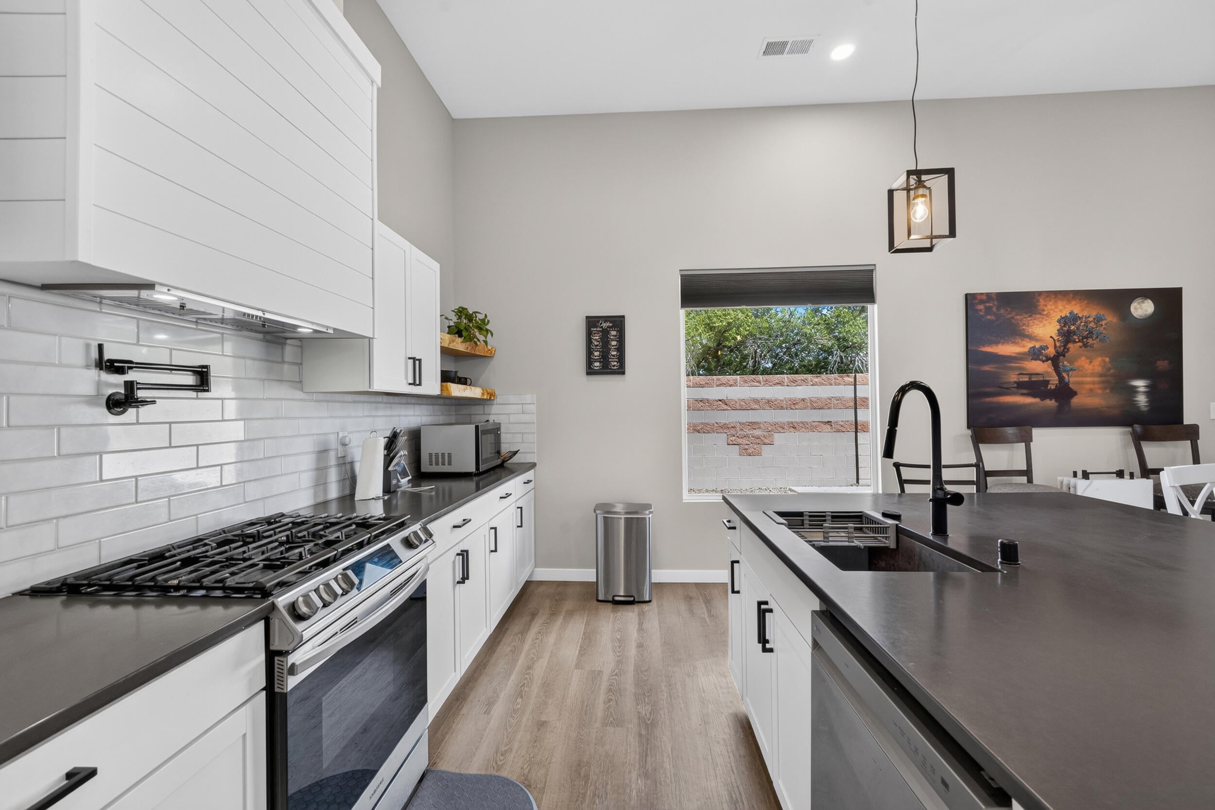 436 Dennis Court NE