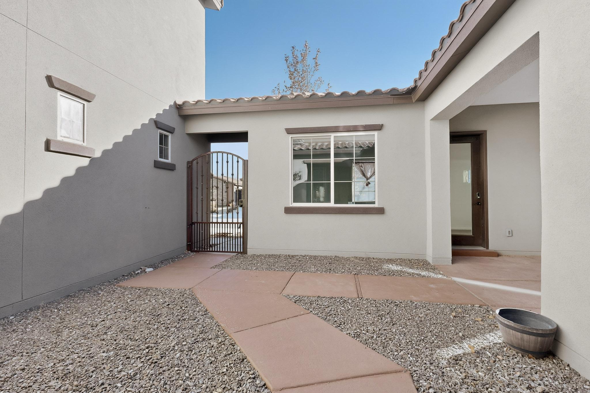 612 Sierra Verde Way NE