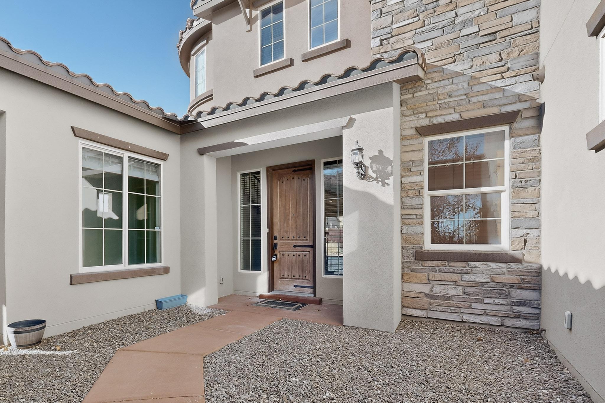 612 Sierra Verde Way NE