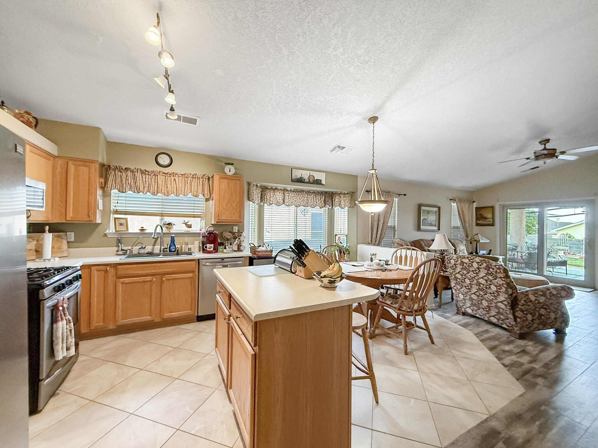 4532 Ambrose Alday Loop, Rio Rancho, New Mexico image 2