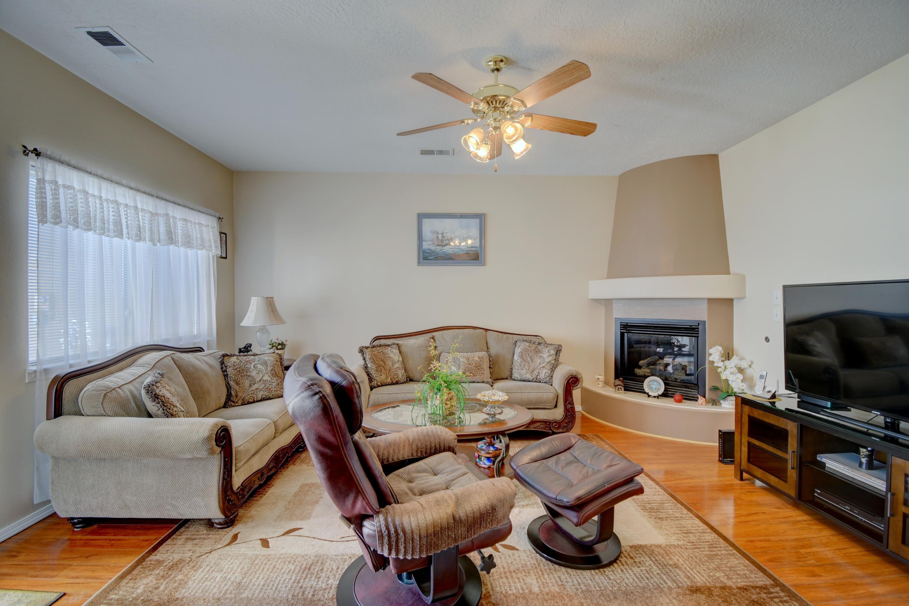 251 Hendren Lane, Albuquerque, New Mexico image 2