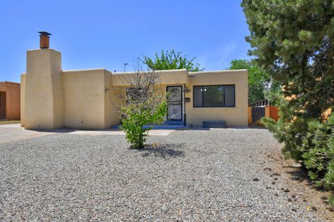 Photo of 1833 Illinois Street NE, Albuquerque, NM 87110 (MLS # 1102479)