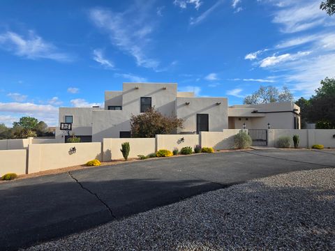 Photo of 8501 Florence Avenue NE, Albuquerque, NM 87122 (MLS # 1103306)