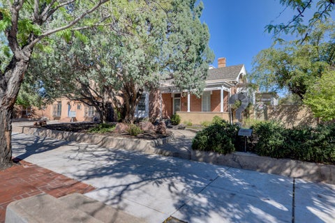 Photo of 909 Copper Avenue NW, Albuquerque, NM 87102 (MLS # 1112151)