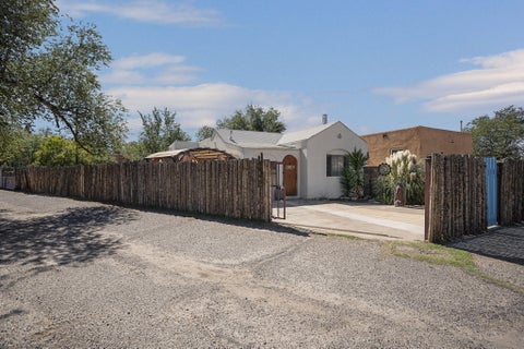 Homes For Sale - 620 Iron Avenue<br/> Albuquerque, NM 87102