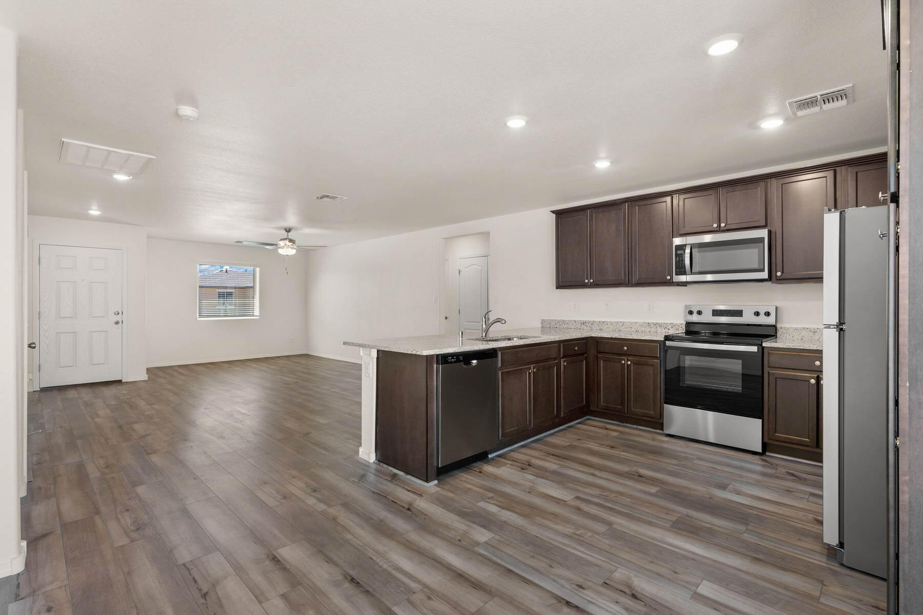 2614 Desi Loop, Belen, New Mexico image 4