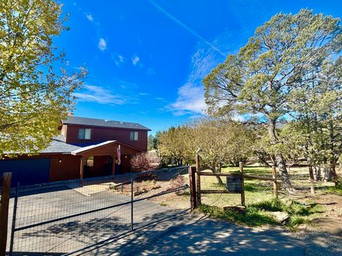 Photo of 3 Del Oso Lane, Cedar Crest, NM 87008 (MLS # 1094423)