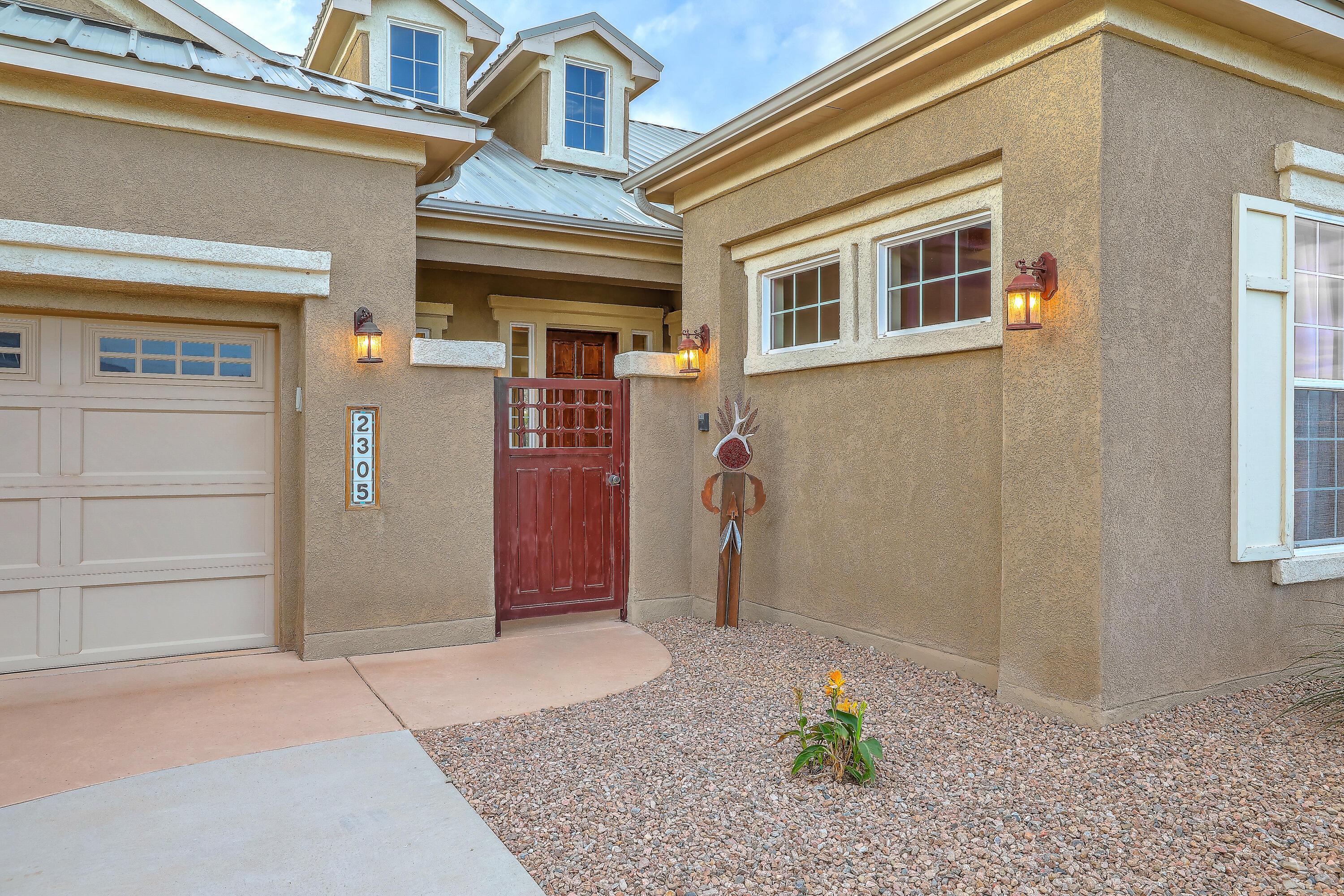 2305 Desert View Road NE