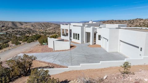 Photo of 31 La Entrada, Placitas, NM 87043 (MLS # 1098182)