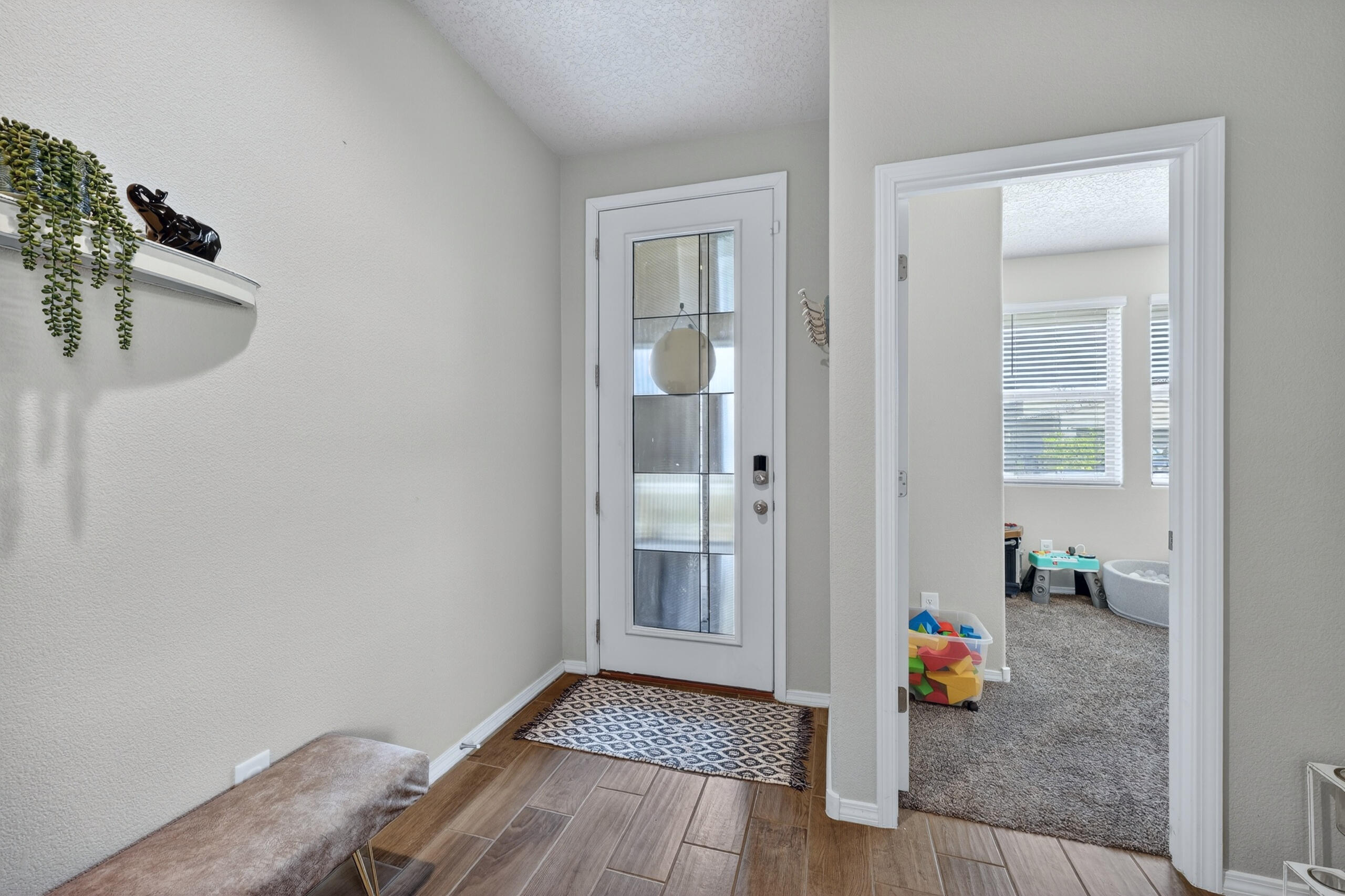 4532 Skyline Loop NE