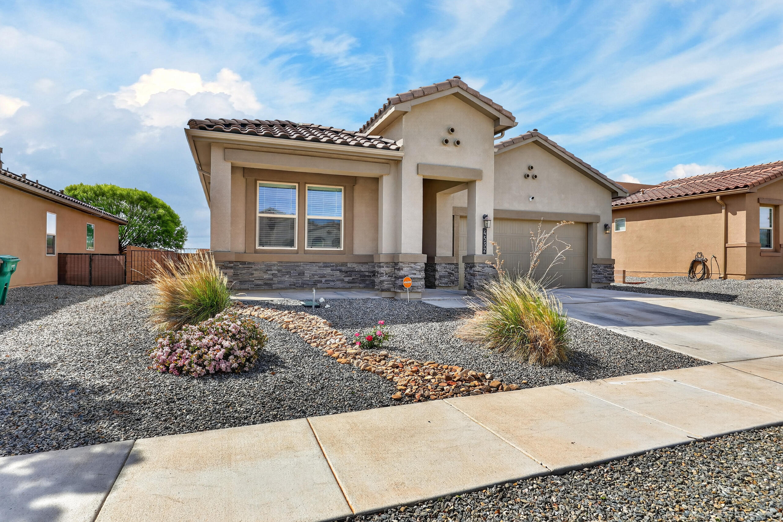 4532 Skyline Loop NE