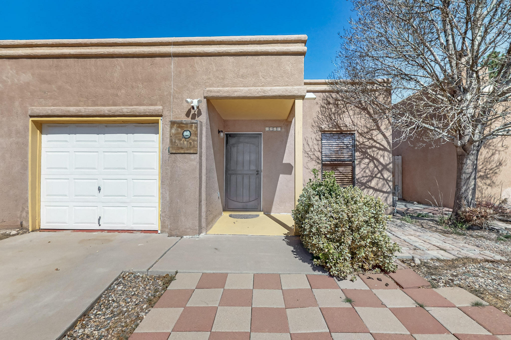 6817 Armand Road, Albuquerque, New Mexico image 2