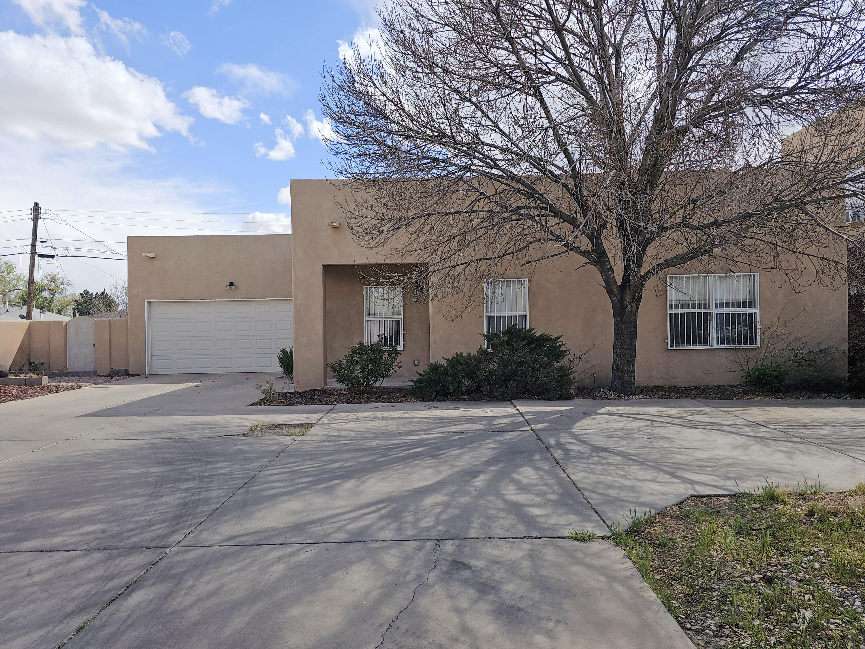 422 Phoenix Avenue, Albuquerque, New Mexico image 1