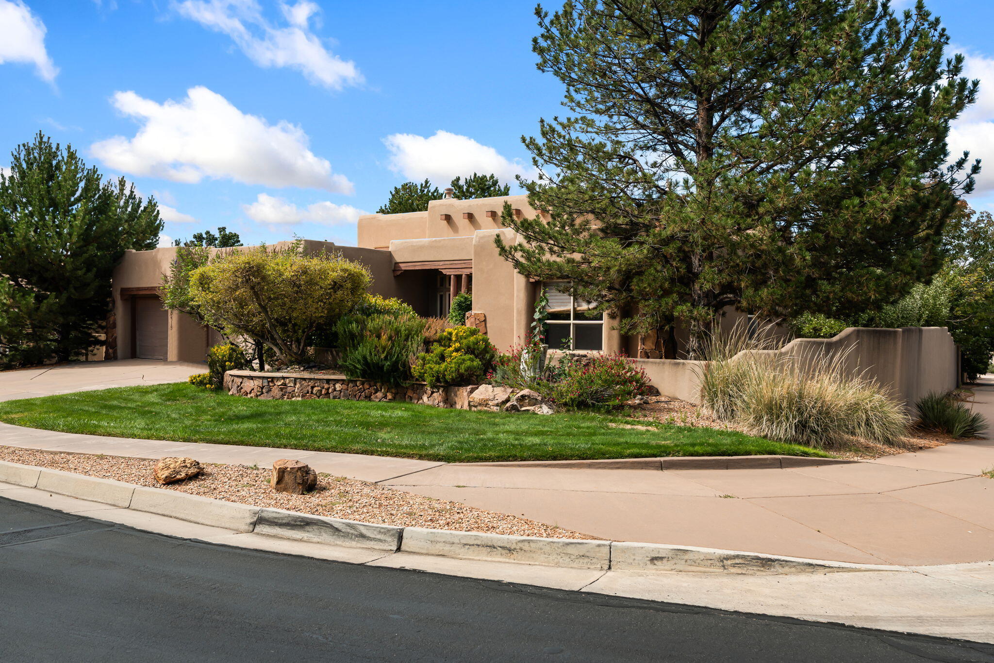 5419 High Canyon Trail NE