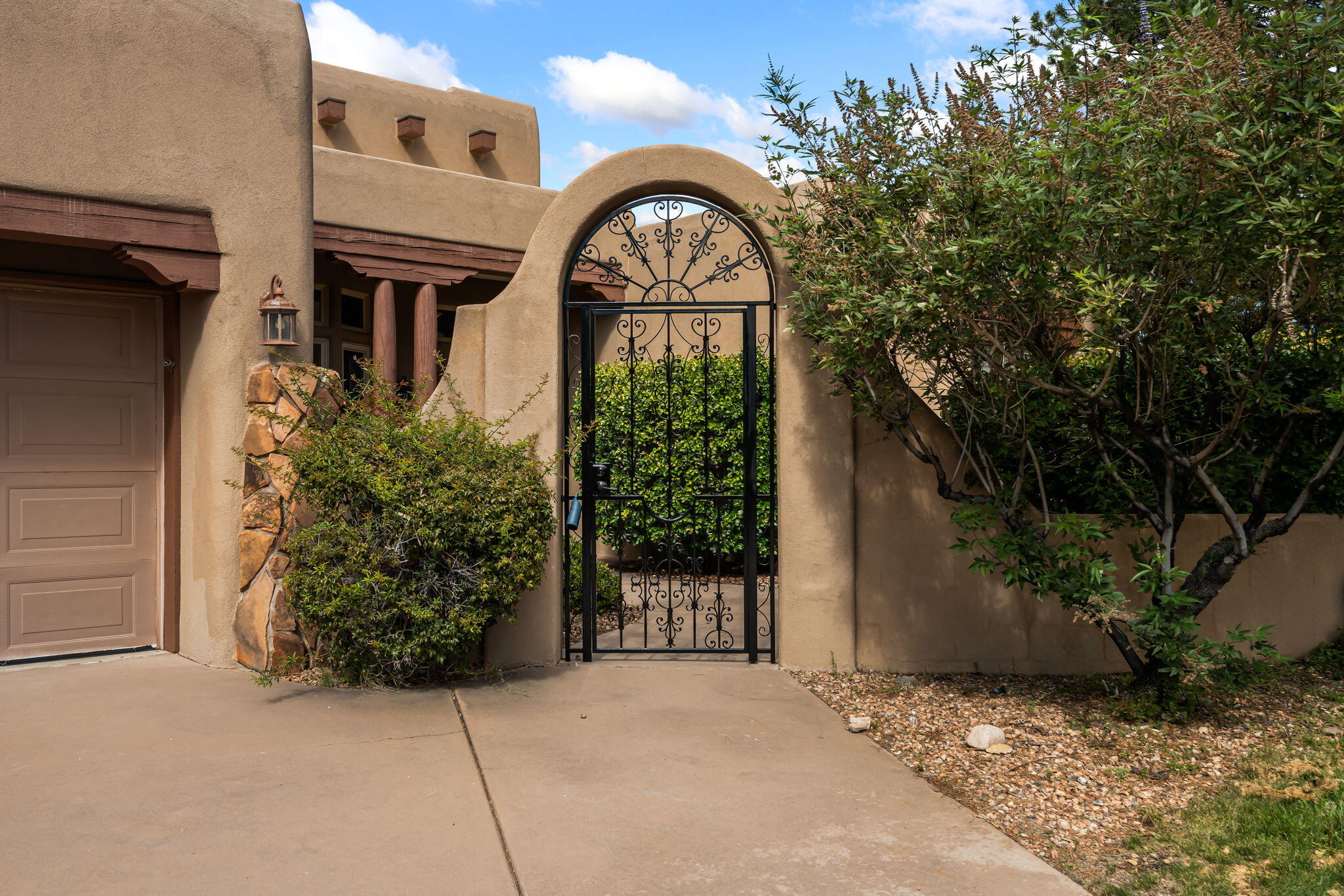 5419 High Canyon Trail NE