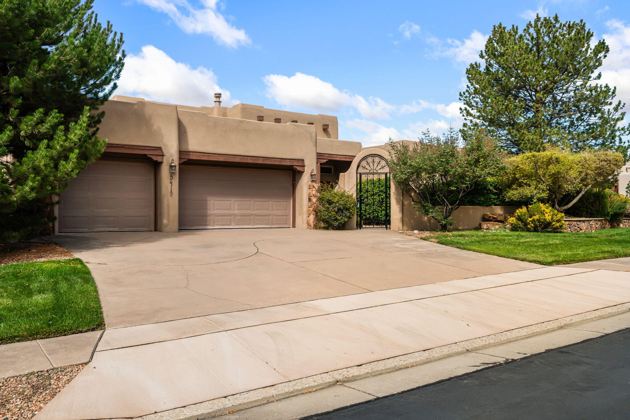 5419 High Canyon Trail NE