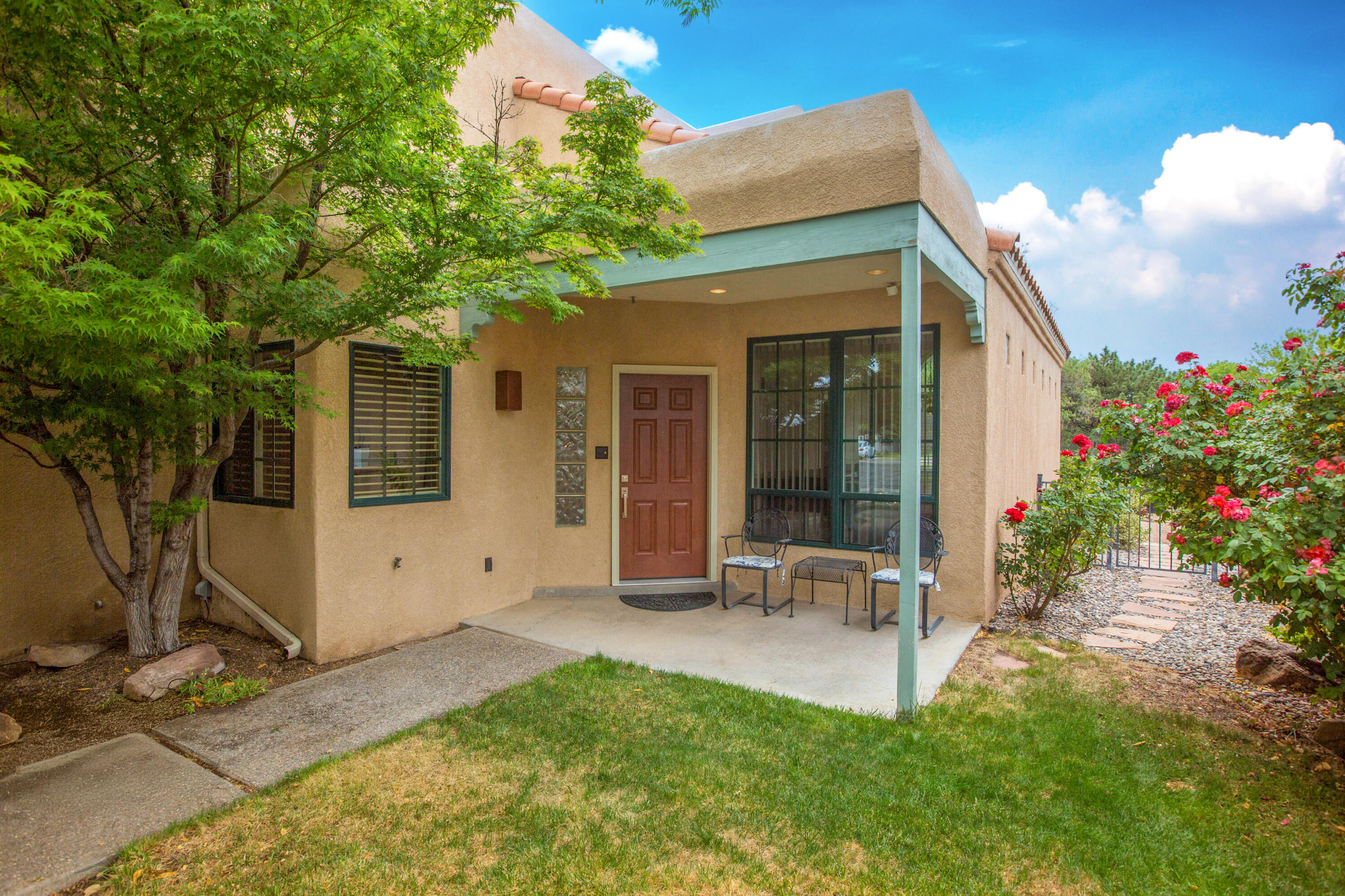 8208 Eagle Rock Avenue NE