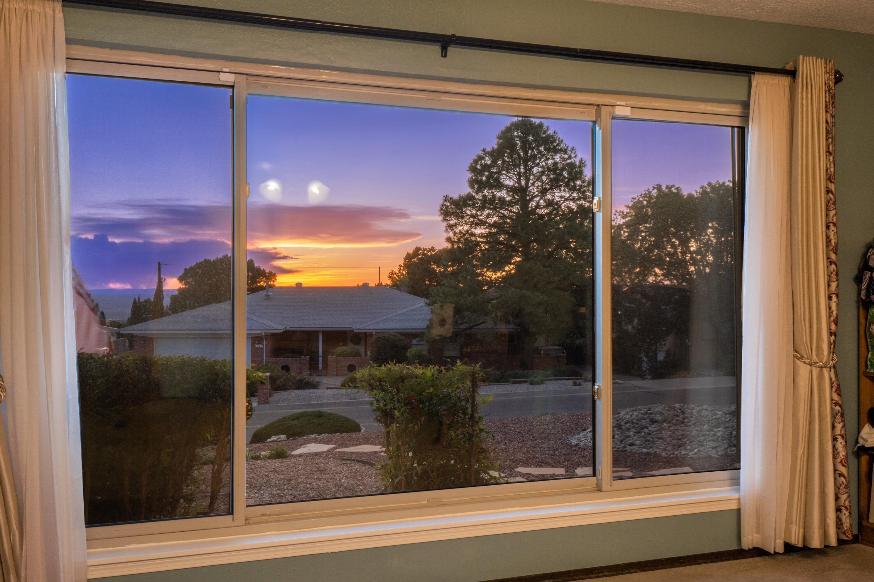 4706 Glenwood Hills Drive, Albuquerque, New Mexico image 3