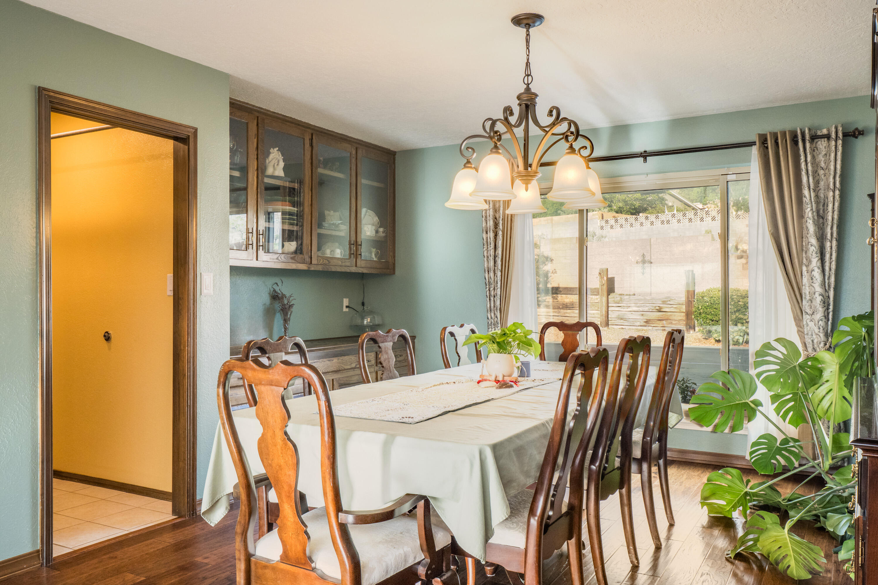 4706 Glenwood Hills Drive, Albuquerque, New Mexico image 9