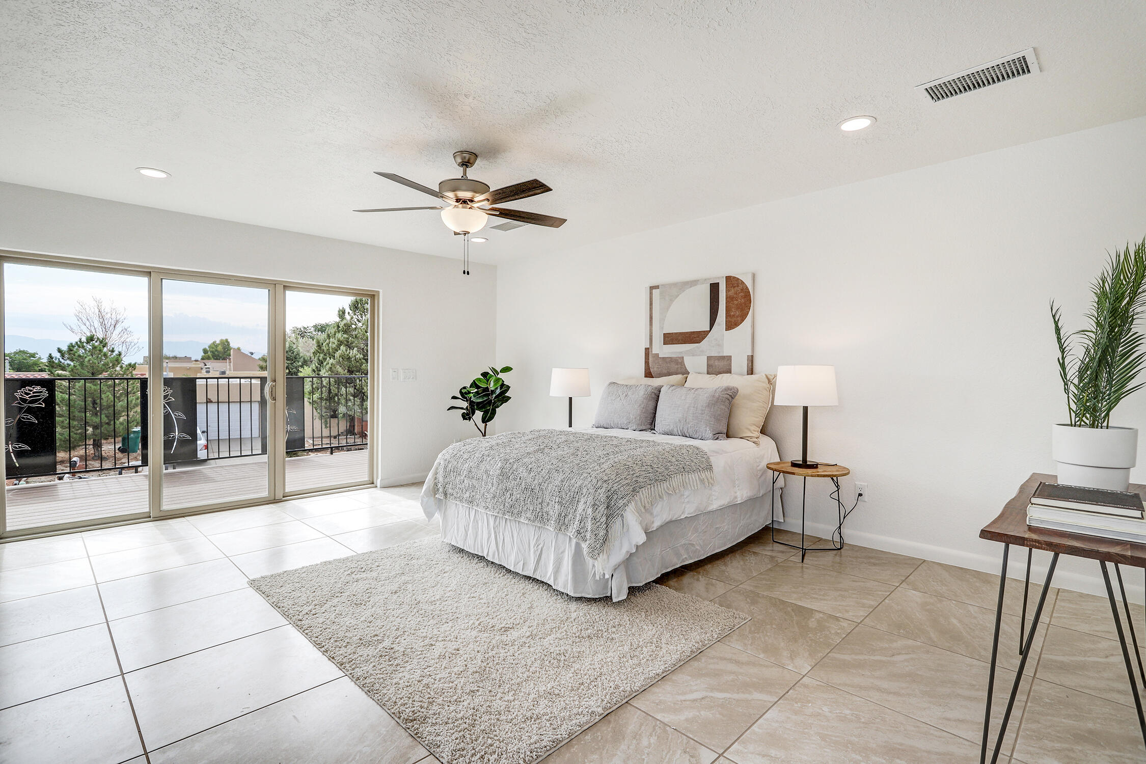 656 Lakeview Circle, Rio Rancho, New Mexico image 26