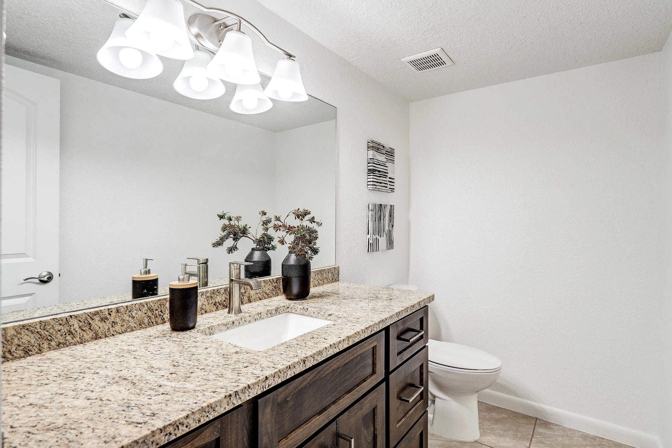 656 Lakeview Circle, Rio Rancho, New Mexico image 24