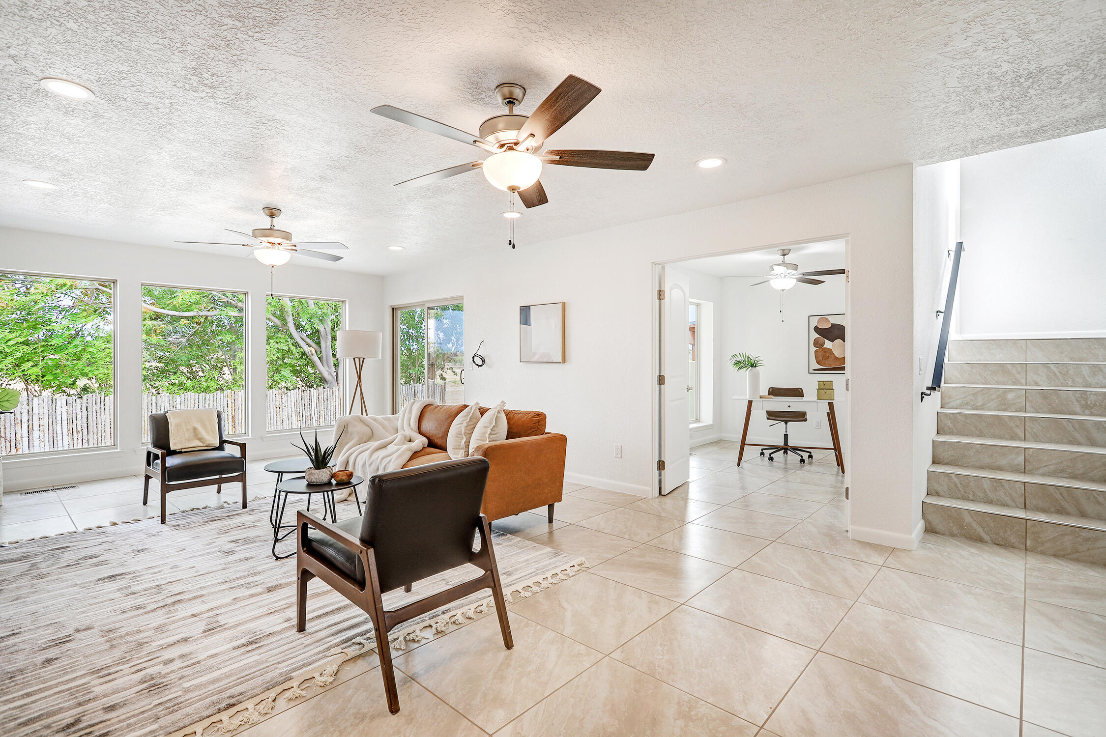 656 Lakeview Circle, Rio Rancho, New Mexico image 4