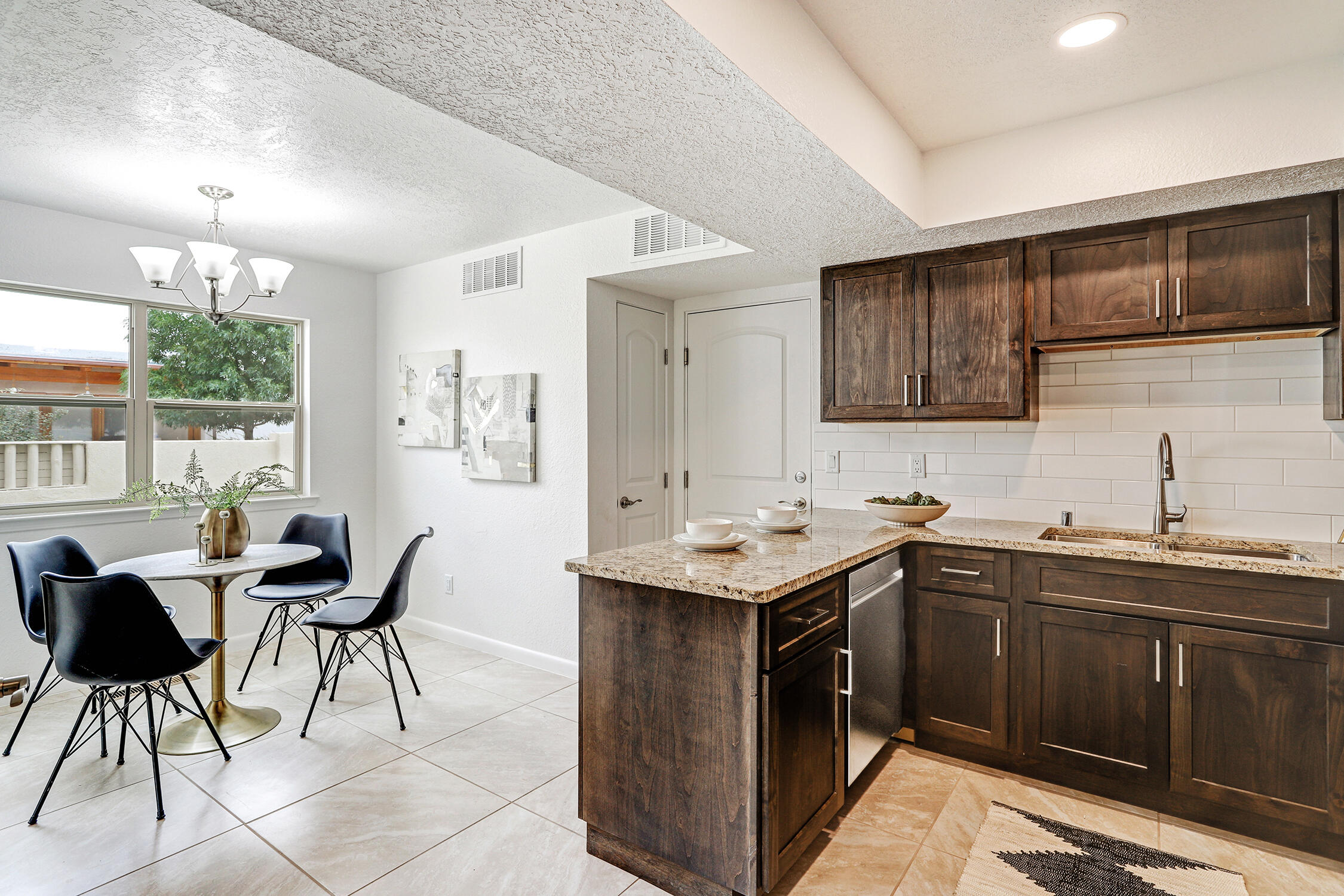656 Lakeview Circle, Rio Rancho, New Mexico image 23