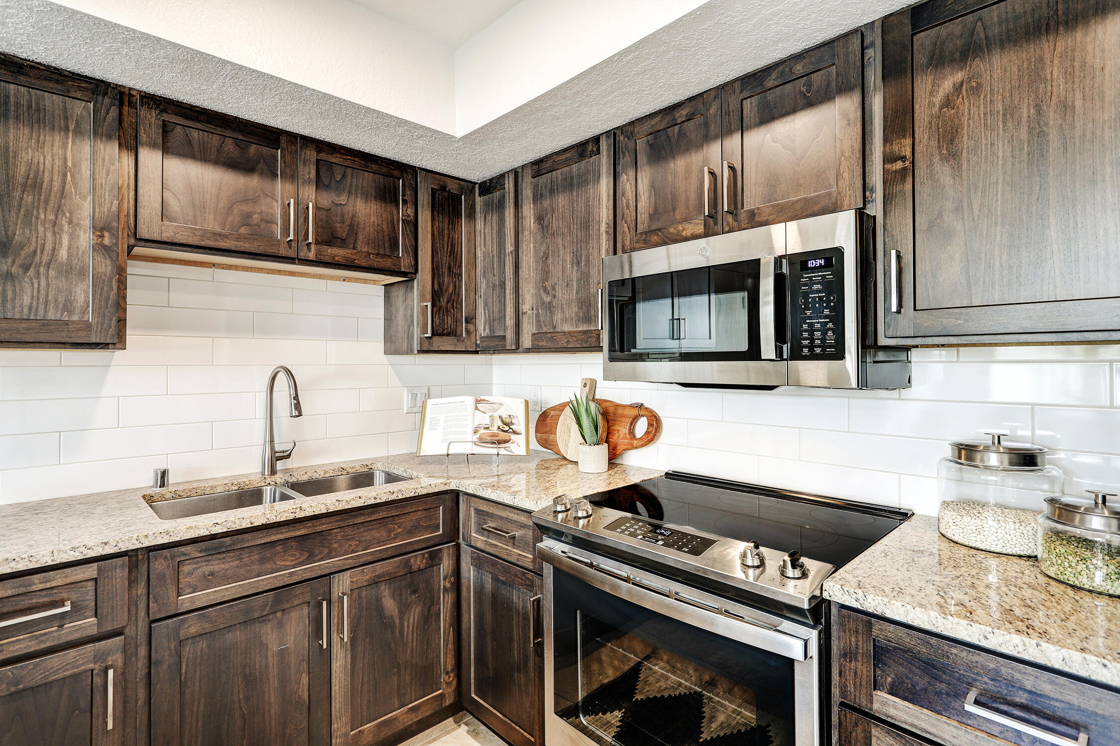 656 Lakeview Circle, Rio Rancho, New Mexico image 22